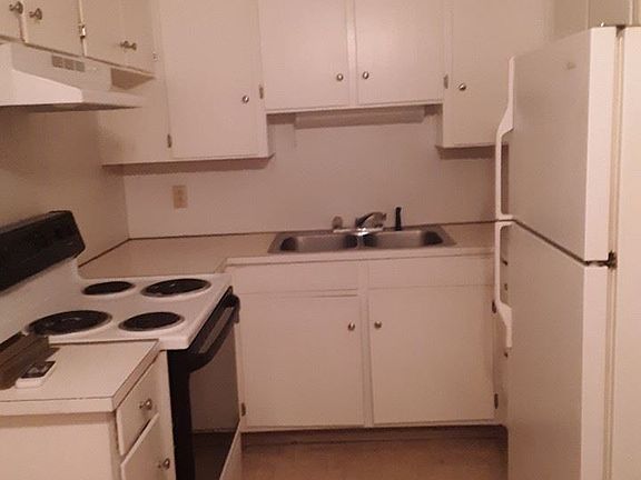 4th image of 323 Cedar Ave