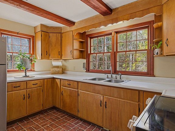 4th image of 161 Beech Ridge Road