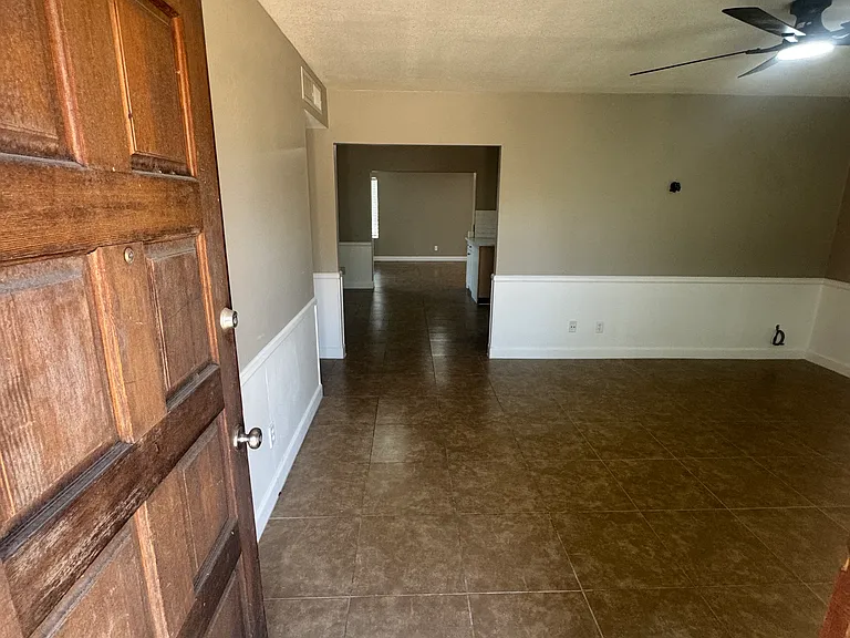 2060 W Devonshire Cir — Photo 5