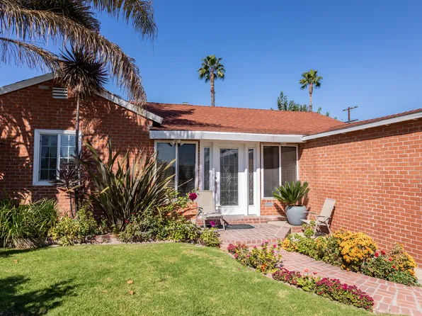 12737 Hatteras St, Valley Village, CA 91607