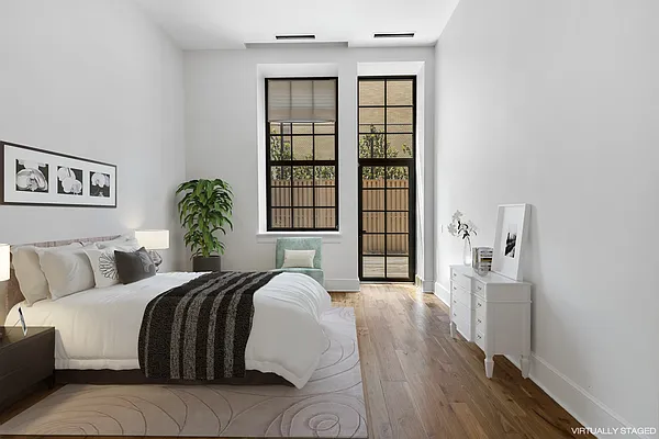 Sold by Compass | media 18