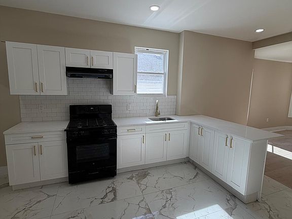 5th image of 207 N 5th St #2A