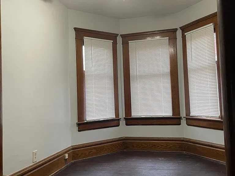 172 Oakdale Ave — Photo 5