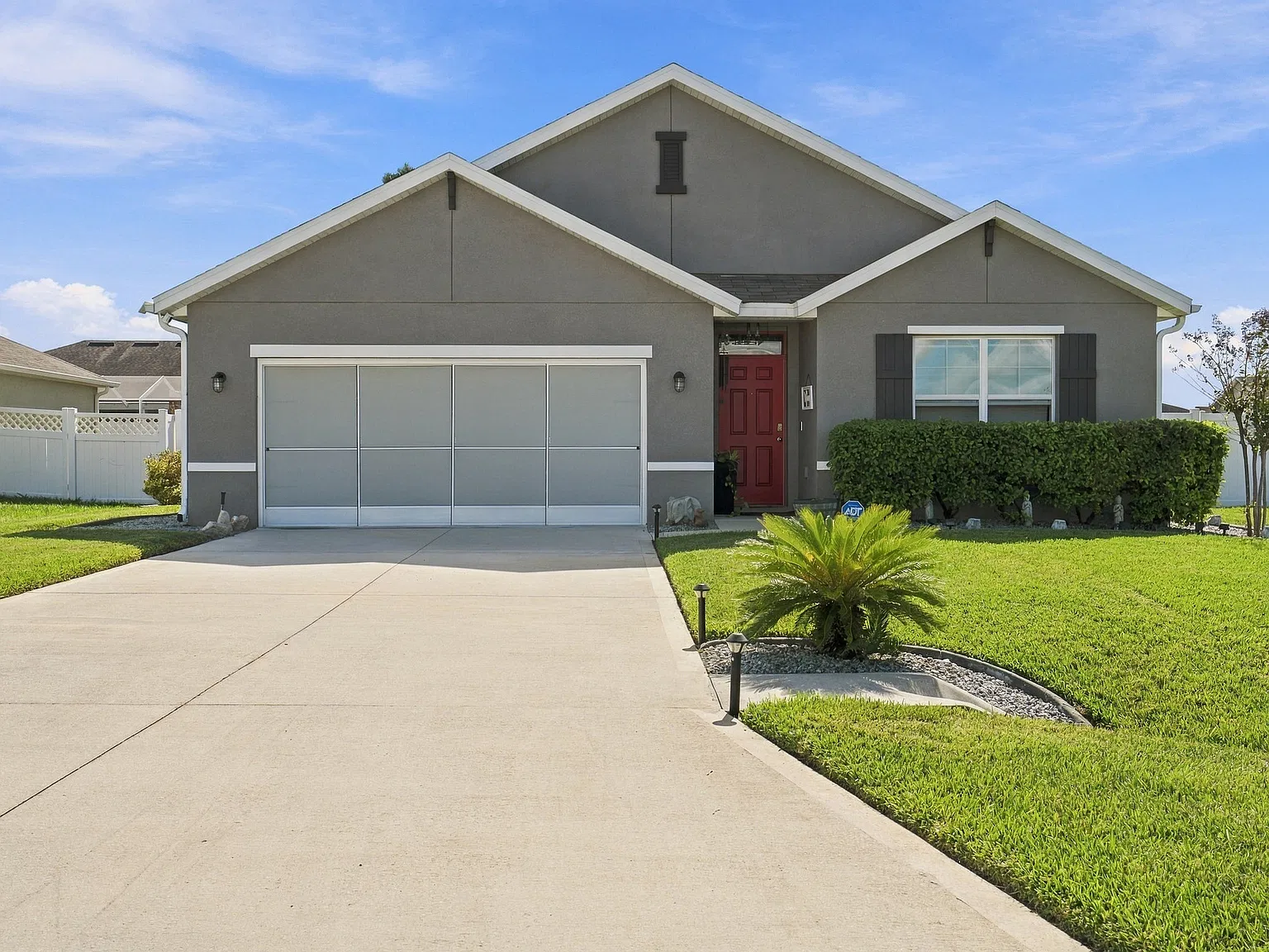 4 bed, 1827 sqft, $2,500 — Photo 1