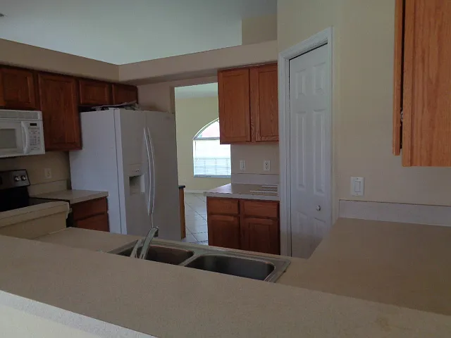 3 bed, 2063 sqft, $1,700 — Photo 4