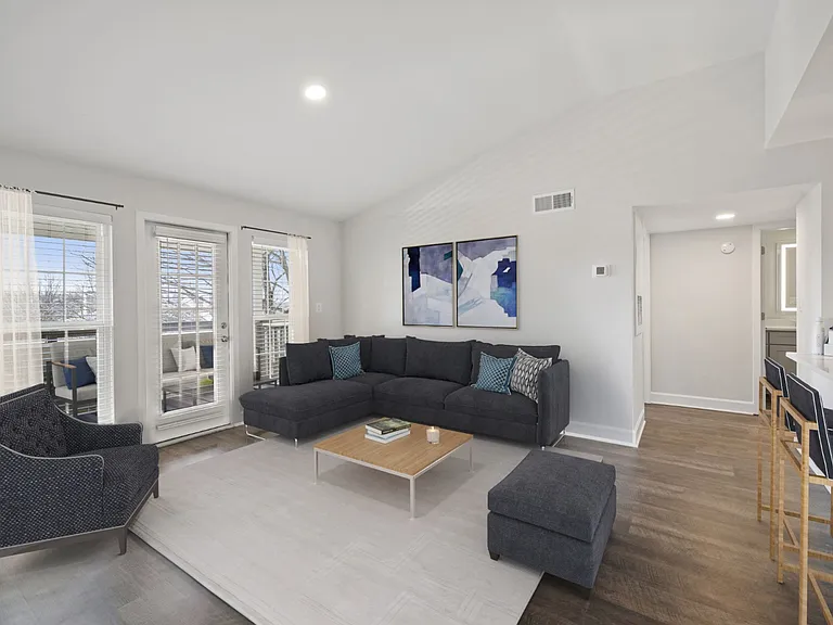Lakeside Apartments — Photo 20