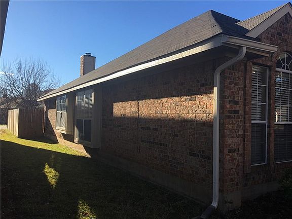 4th image of 109 Couch Ln
