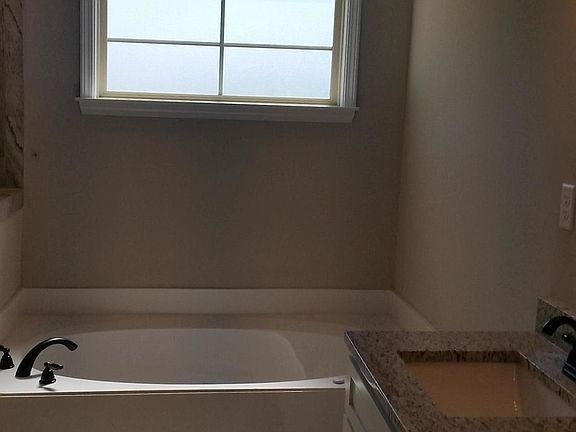 4th image of 3108 McKenna Way Dr