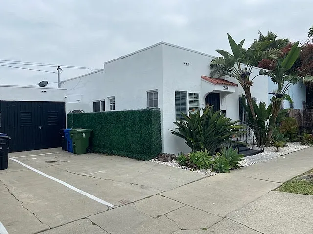 7524 Willoughby Ave #A — Photo 23