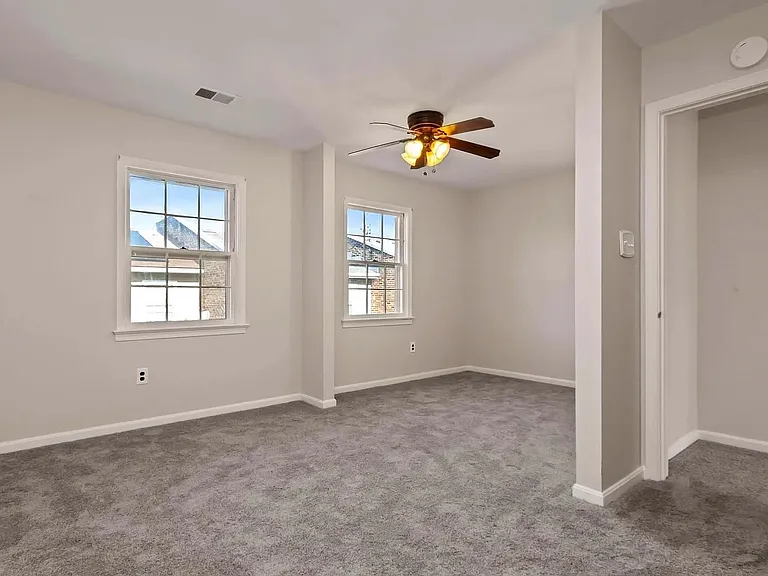 1902 Curtis Ct SE — Photo 17