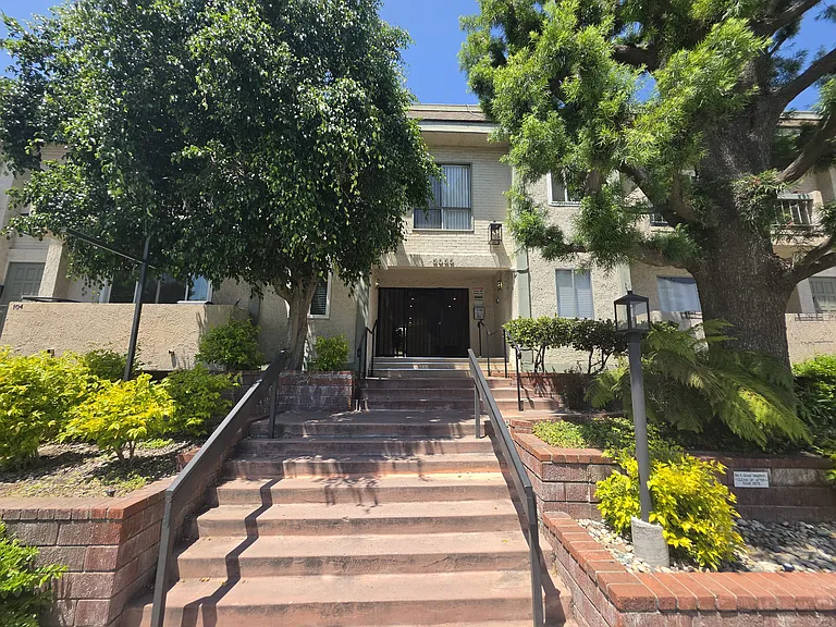 5055 Coldwater Canyon Ave #213 — Photo 38