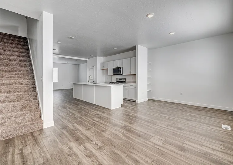 413 S 1110 W #MAIN FLOOR MASTER — Photo 15
