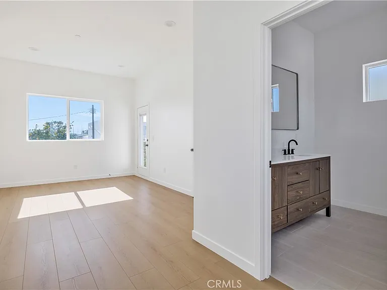 10905 Dalerose #B — Photo 11