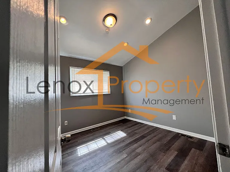 30884 Steinhauer St — Photo 6