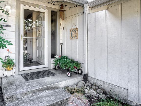 2nd image of 522 189th Street Ct E