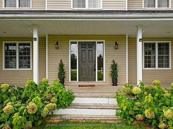 4th image of 3937 Larose Cres