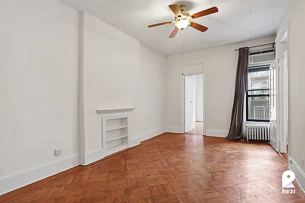 Rented by REZI | media 1