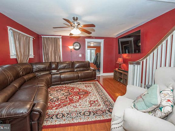 4th image of 176 Fairview Ave