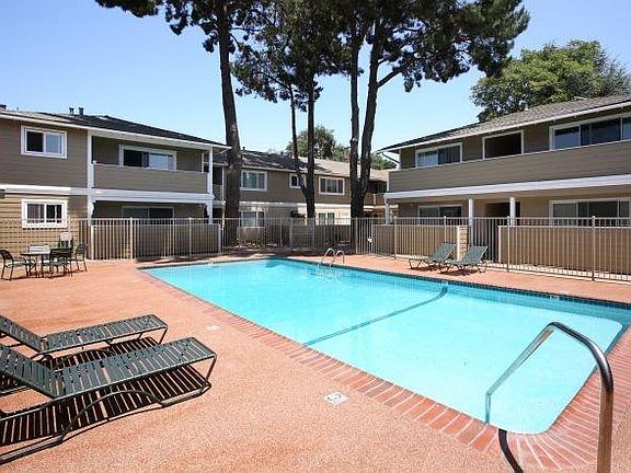2nd image of 445 Encinal Ave APT A