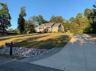 354 Woodridge Dr, Benton, KY 42025