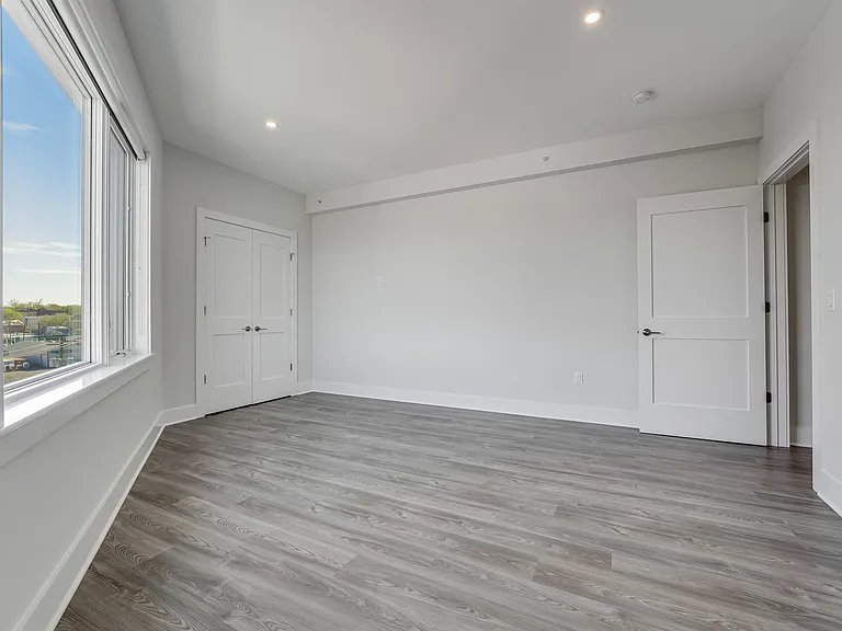 658 Grand St #303 — Photo 8