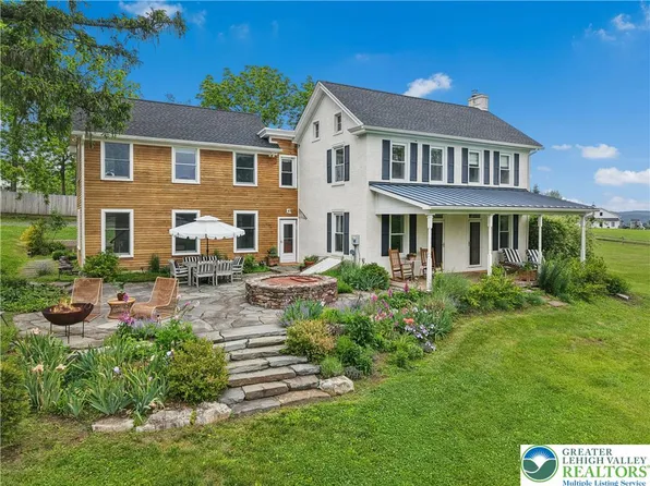 235 Church Hill Rd, Kintnersville, PA 18930