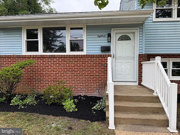 4th image of 18 Nassau Ave