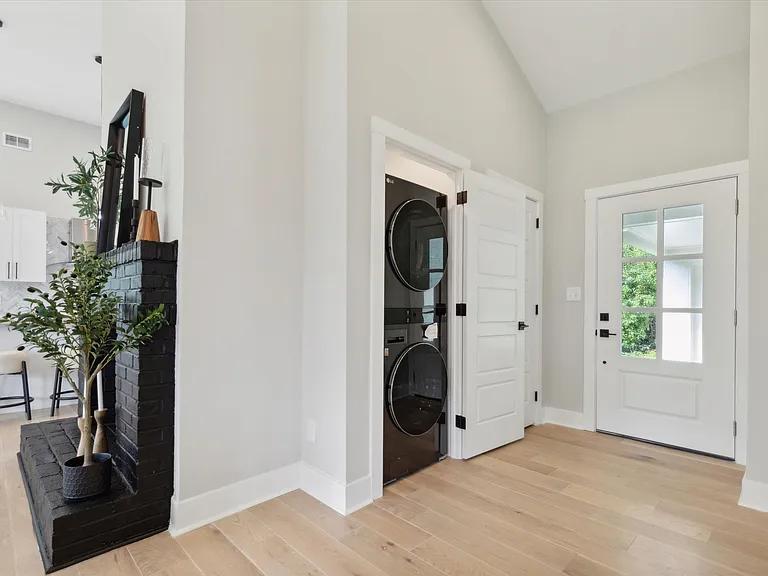 104 Furlong Ave — Photo 33