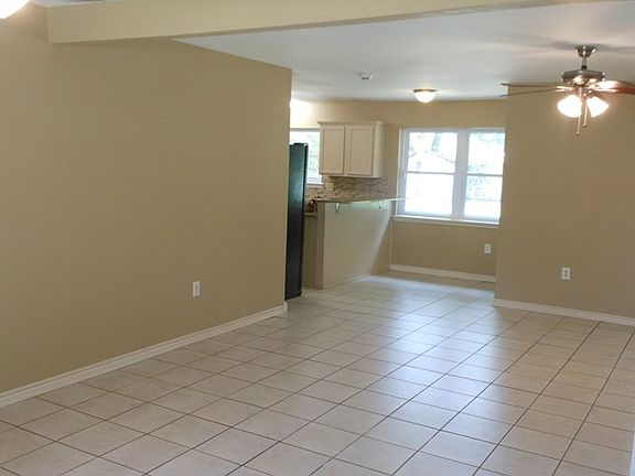 4th image of 611 Willow Bend Dr