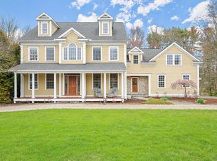 4 Weatherbell Dr, Norwalk, CT 06851