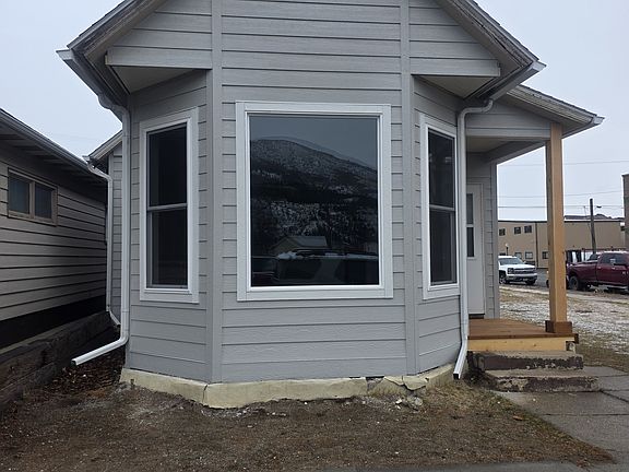 2nd image of 720 E Park Ave