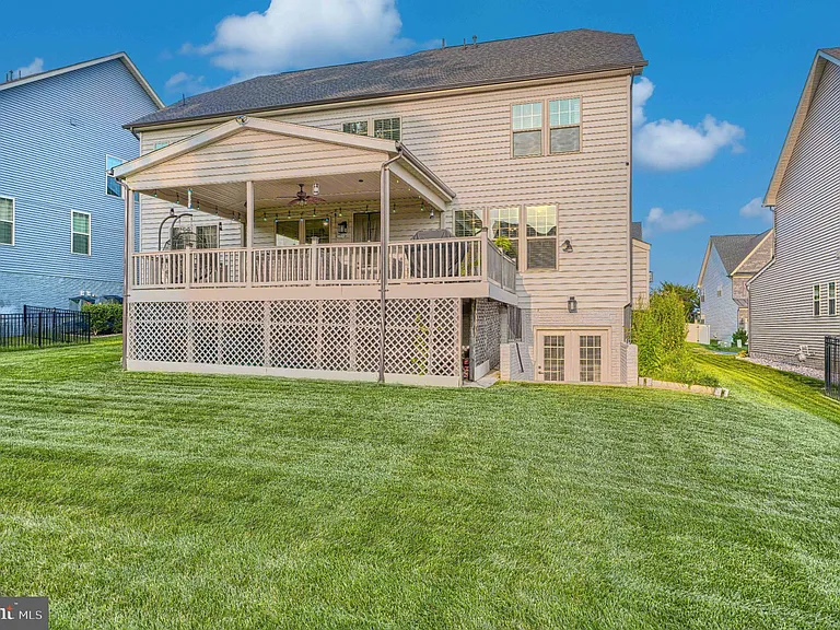 7142 Starmount Way — Photo 86