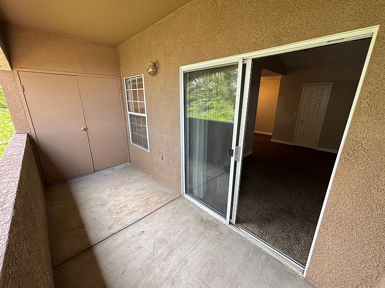 231 W Horizon Ridge Pkwy #124 — Photo 21