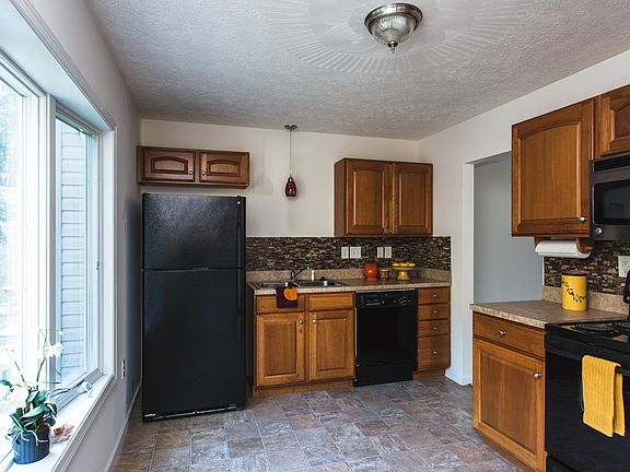 3rd image of 3695 Killy Ct
