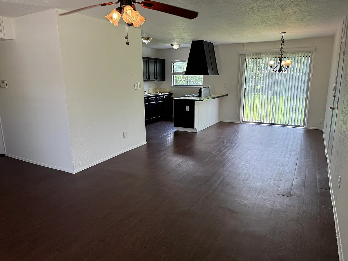 Building Photo - 820 Lawndale Dr