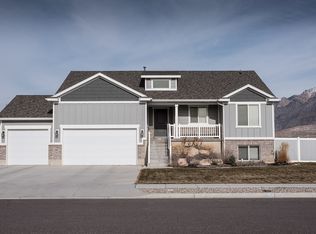 2496 W 2525 N, Farr West, UT 84404