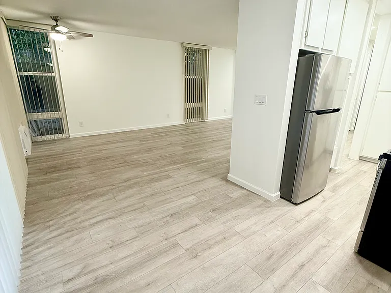 1617 N Poinsettia Place — Photo 30