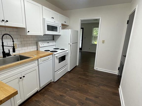 5th image of 49 Trowbridge Ln