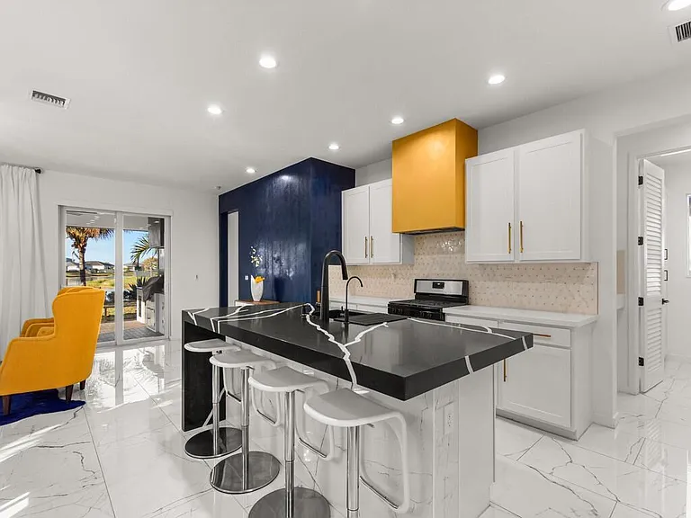 11828 SW Lyra Dr — Photo 5
