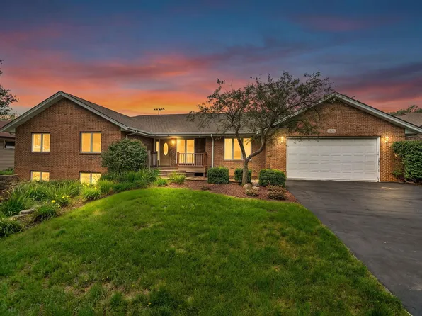 6626 Shadybrook Trl, Loves Park, IL 61111