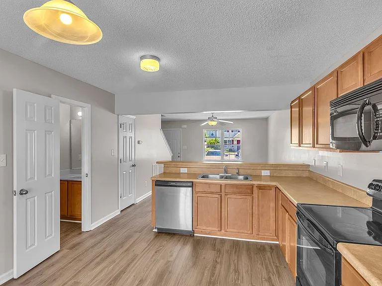 1011 Banister Loop — Photo 11