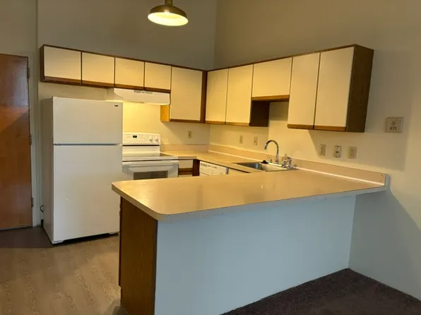 1L Willow St #402, Fitchburg, MA 01420