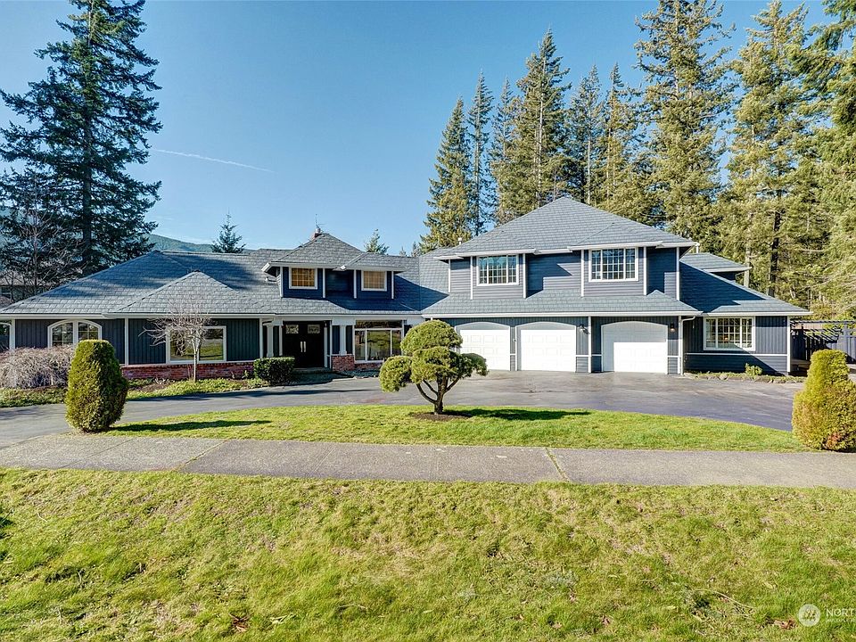 1st image of 1011 La Forest Drive SE