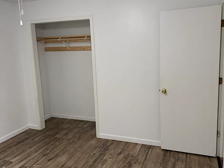 908 S East St — Photo 30