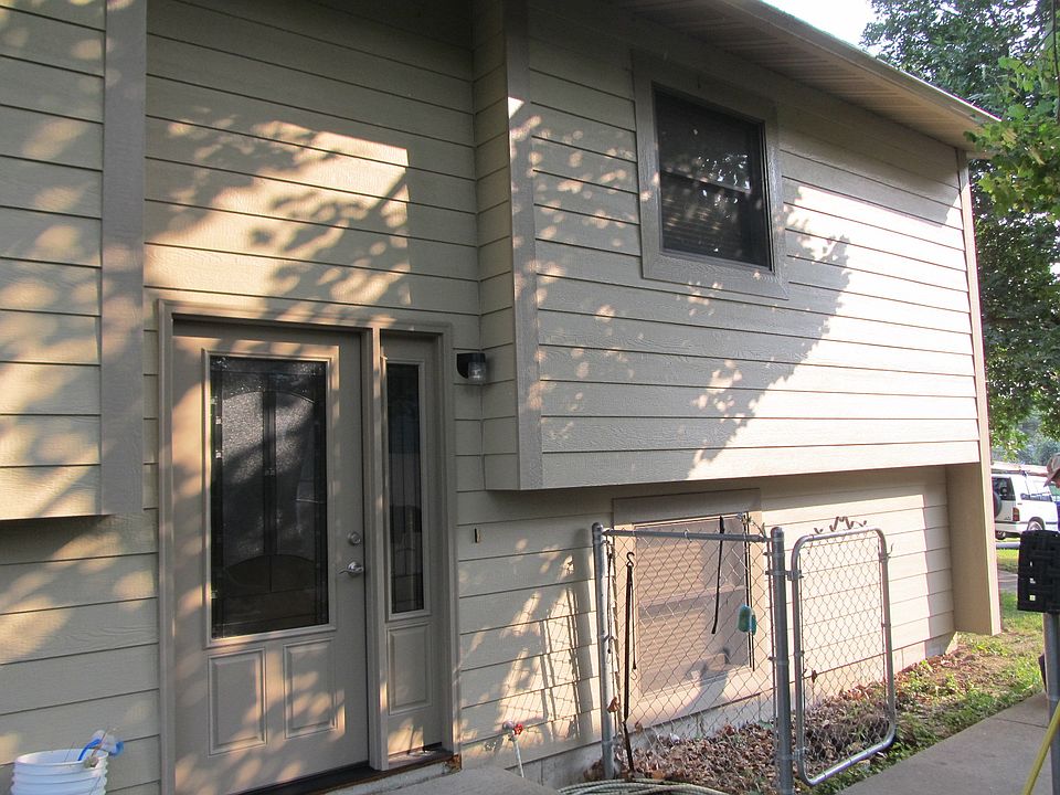 1st image of 3813 Cambridge Dr