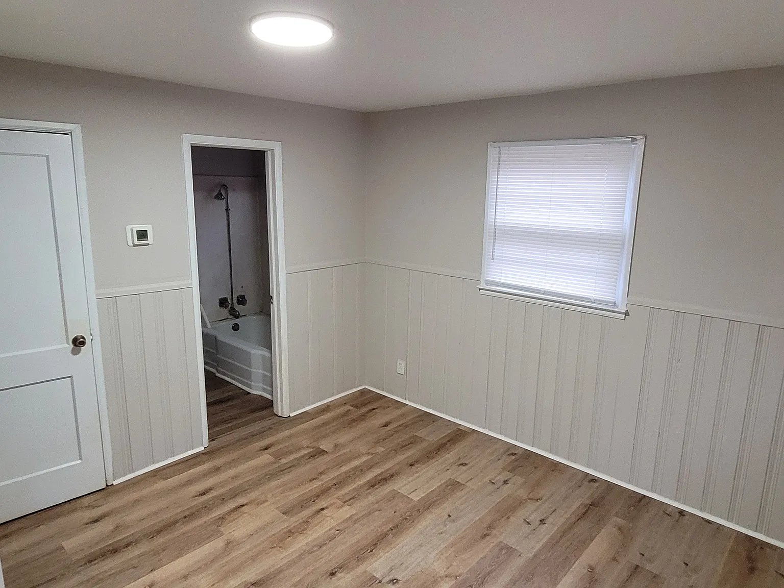 3 bed, 1.5 bath, 2008 sqft, $1,195 — Photo 4