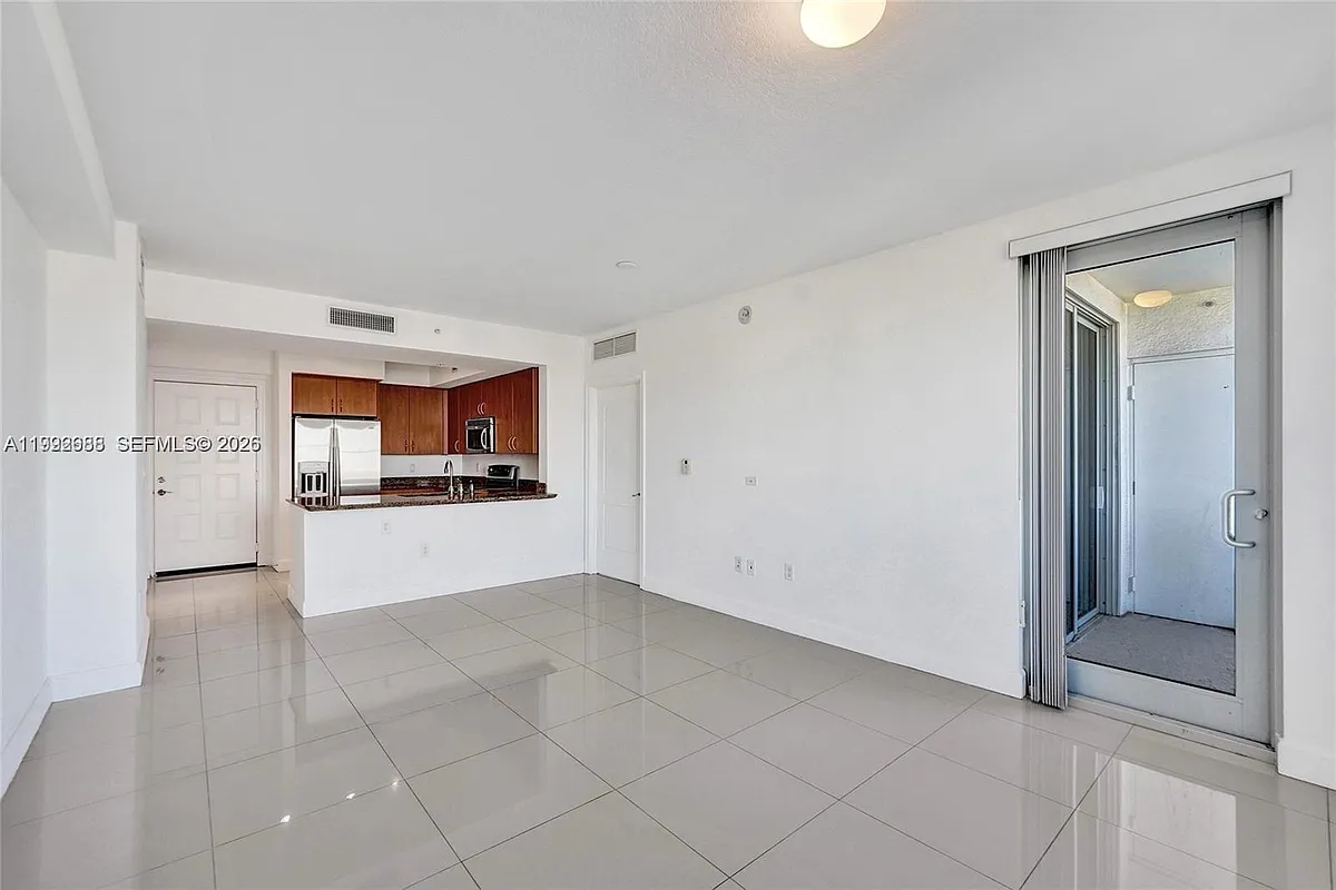 Building Photo - 1830 Radius Dr #609