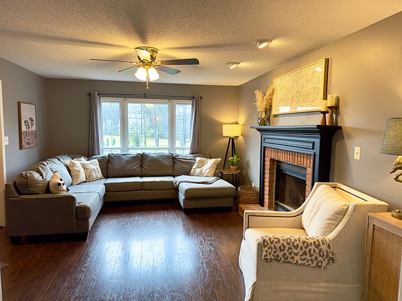 4th image of 5821 Plantation Pine Dr