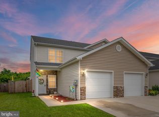 30 Beaulah Ct, Bunker Hill, WV 25413