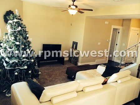 5th image of 807 E Olivia Ct